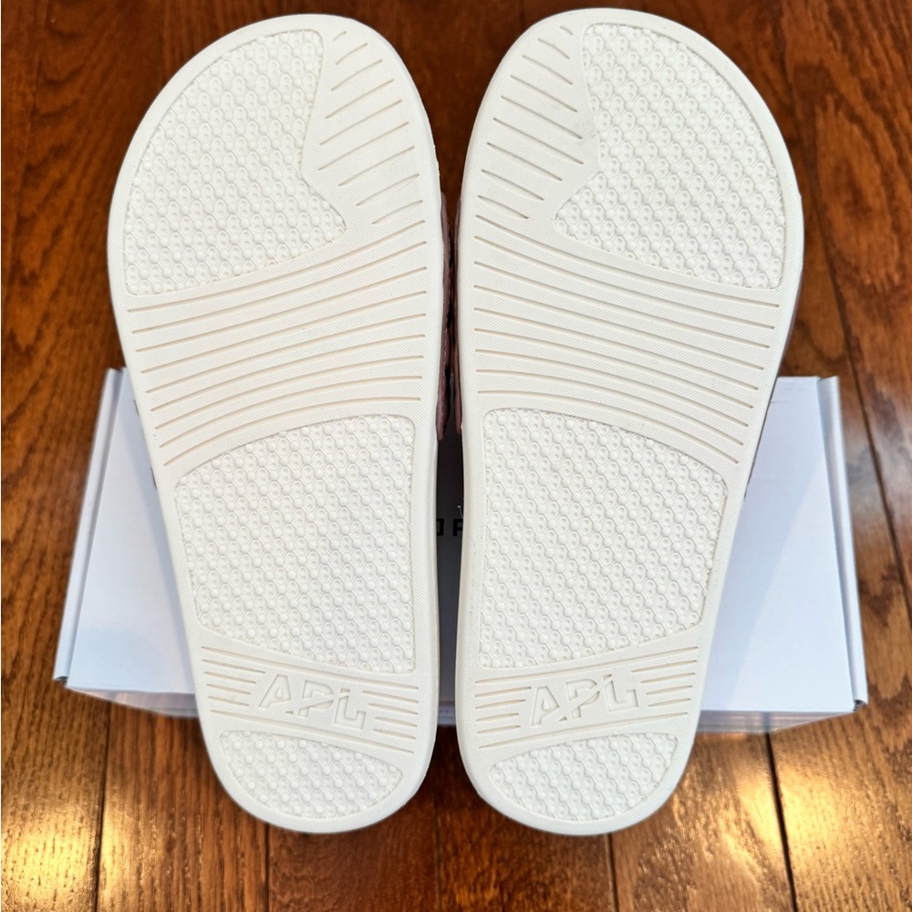 APL Lusso Quilted Slide Leather Sandals - Picture 2 of 3